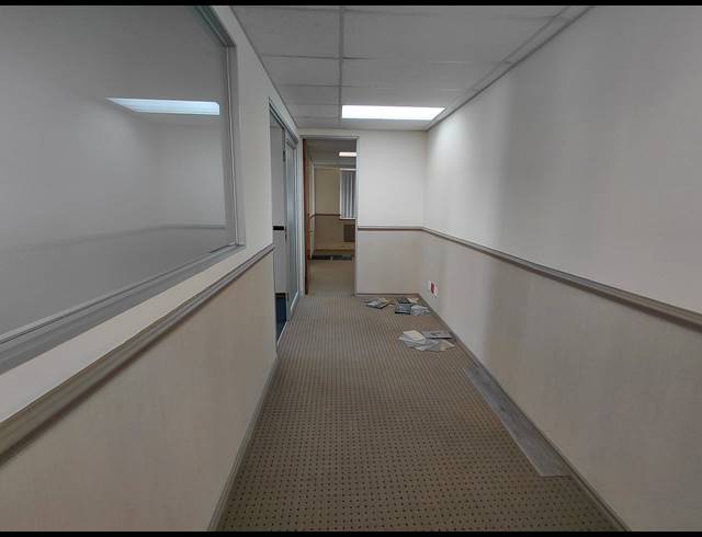 170M² OFFICE TO LET IN LYME PARK